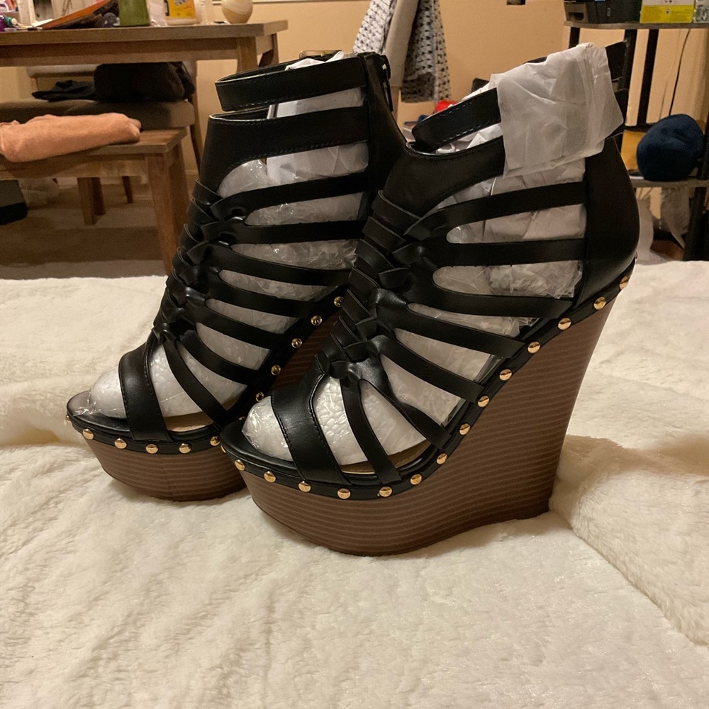 Black wedge sandal